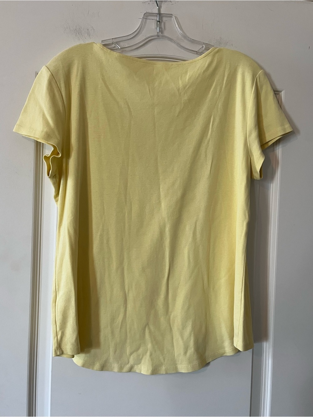 Butter Cream Yellow Short Sleeve Top with Neckline Detail Size XL - Picture 3 of 11